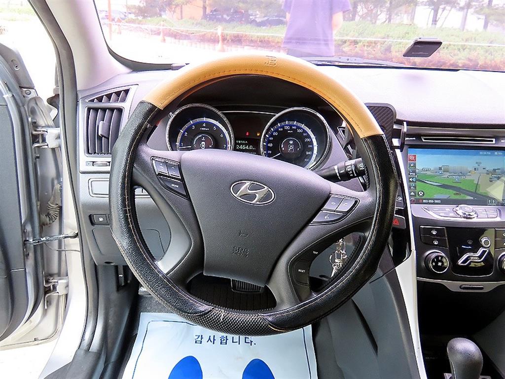 HYUNDAI Sonata - Vista 8