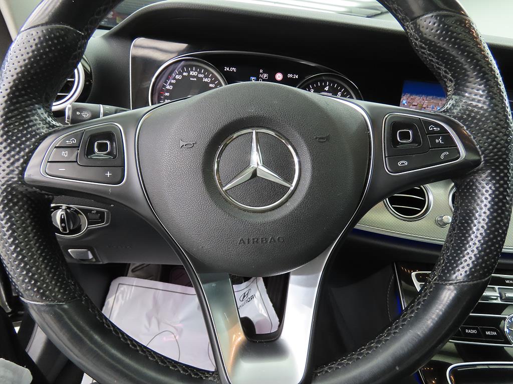 Mercedes Benz E class - Vista 8