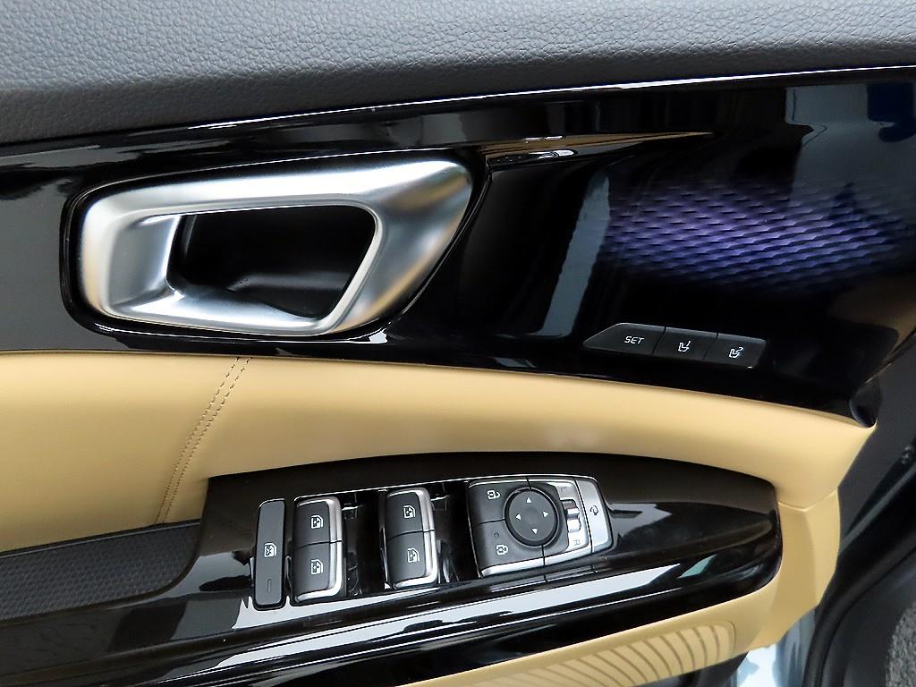 KIA Carnival - Vista 11