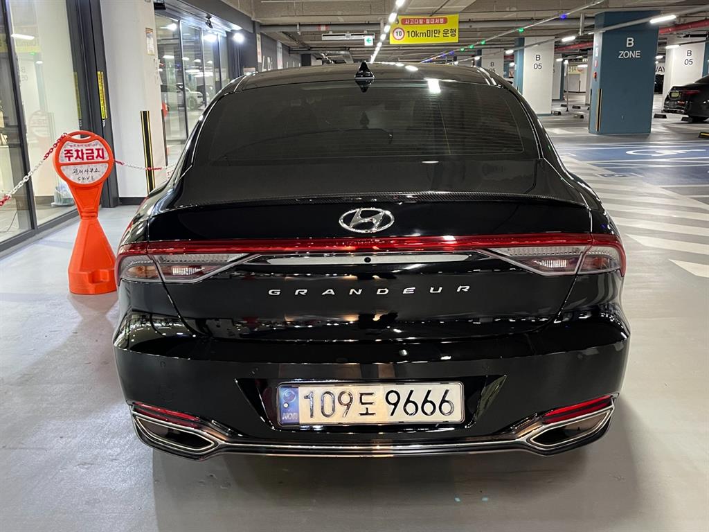 HYUNDAI Grandeur - Vista 5