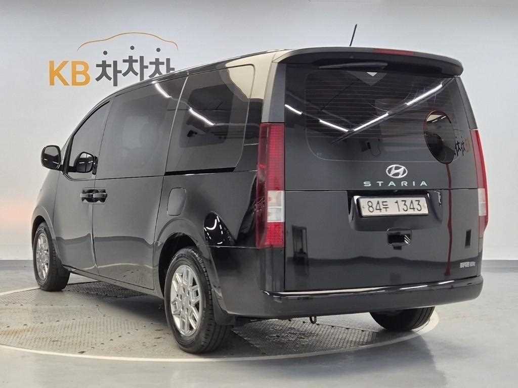 HYUNDAI Staria - Vista 2