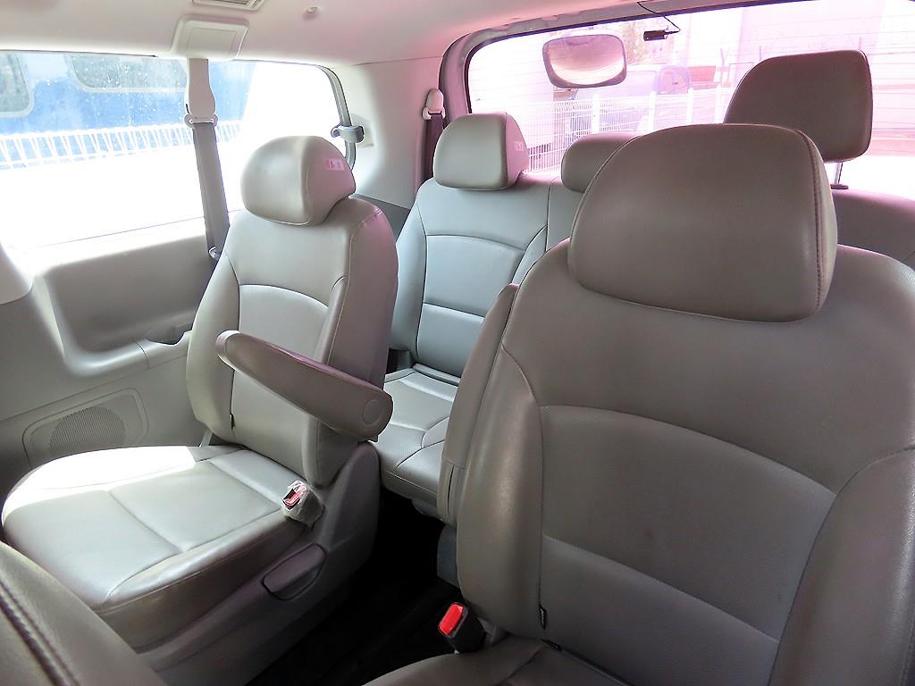 HYUNDAI Starex - Vista 7