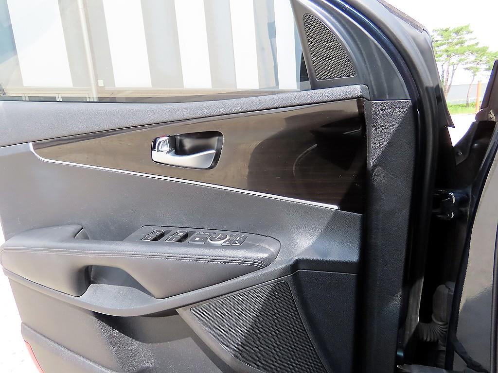 KIA Sorento - Vista 11