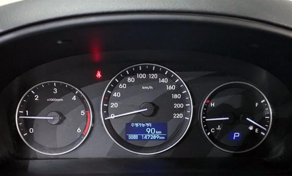 HYUNDAI Starex - Vista 7