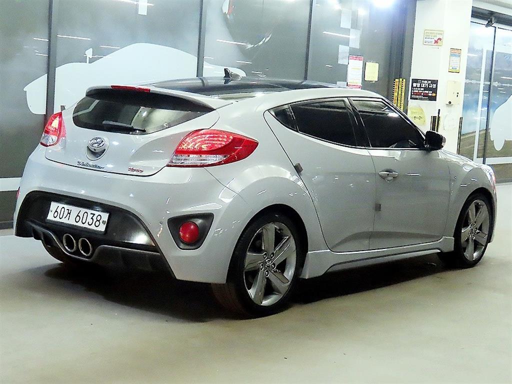 HYUNDAI Veloster - Vista 4