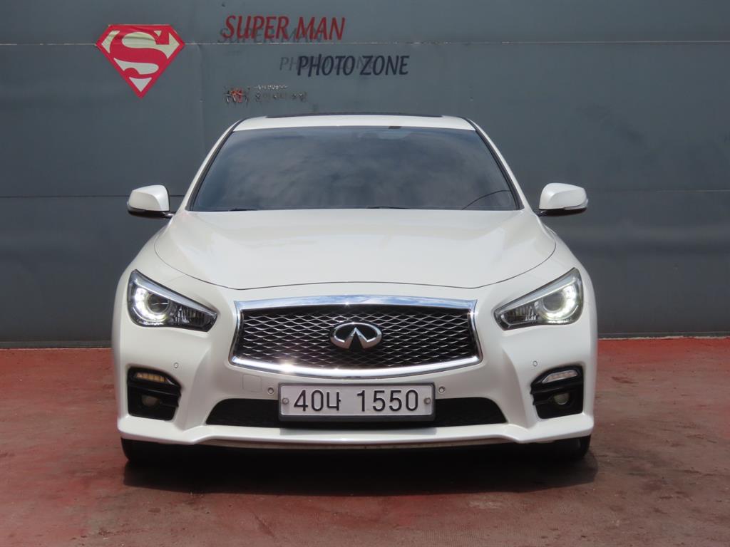 Infiniti Q - Vista 3