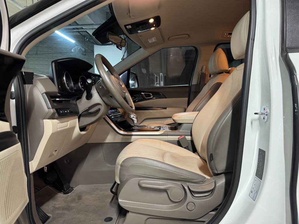 KIA Carnival - Vista 6