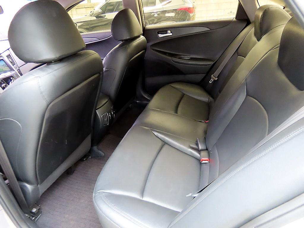 HYUNDAI Sonata - Vista 6