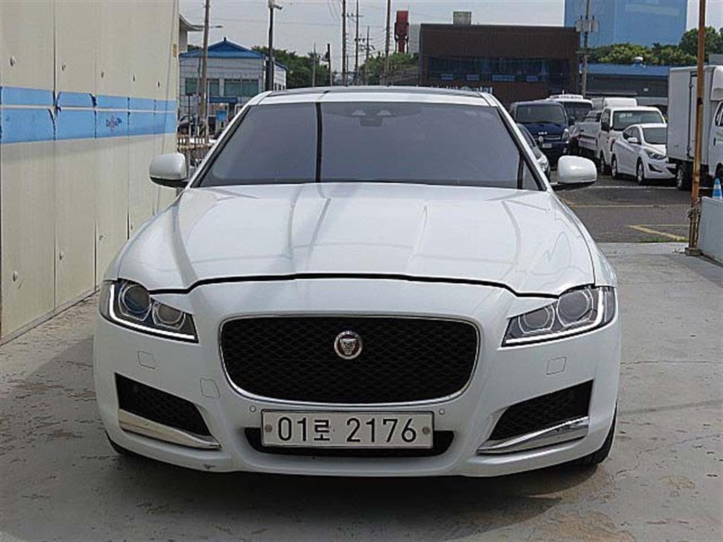Jaguar XF 2017 Blanco - Importación desde Corea - HF Imports Iquique - Foto 1