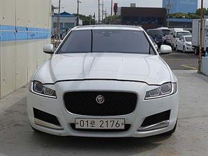 Jaguar XF - Vista 2