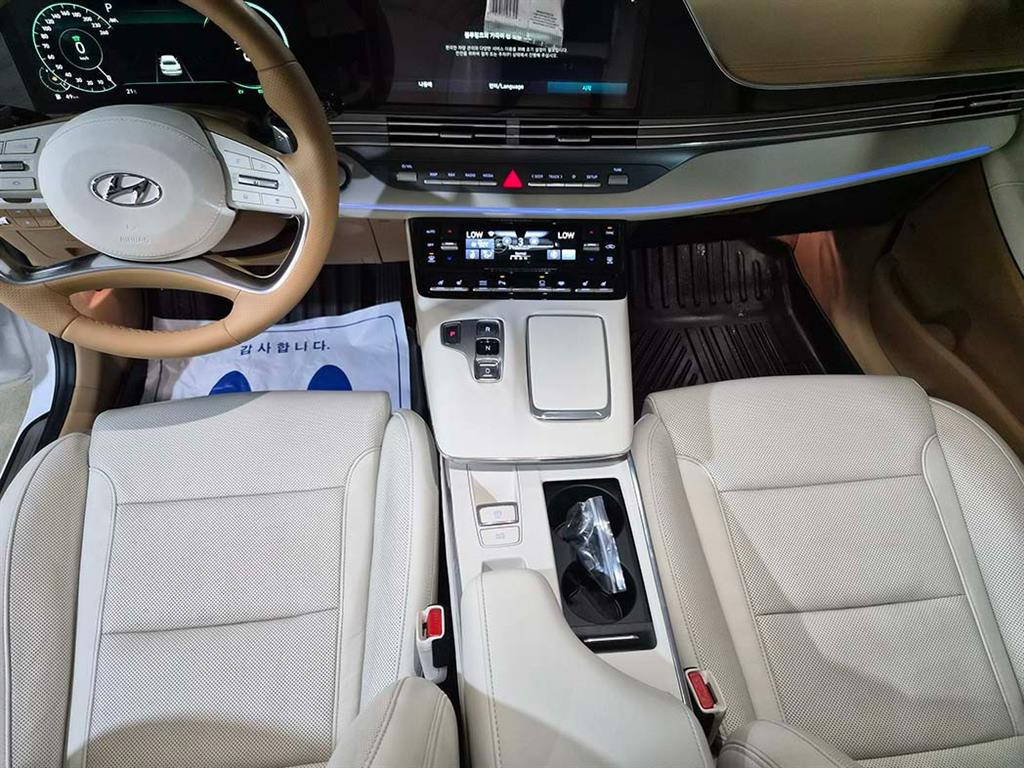 HYUNDAI Grandeur - Vista 10