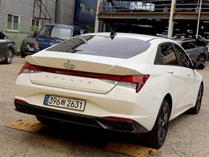HYUNDAI Avante - Vista 8