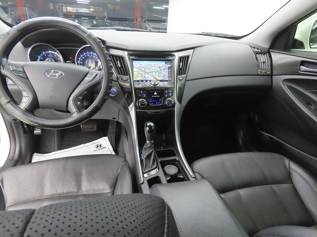 HYUNDAI Sonata - Vista 7