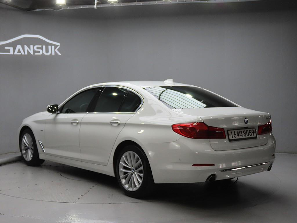 BMW 5 Series - Vista 5