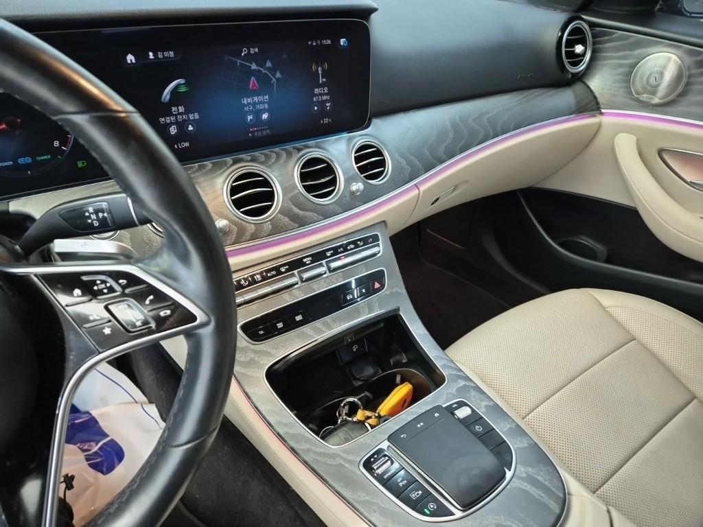 Mercedes Benz E class - Vista 10