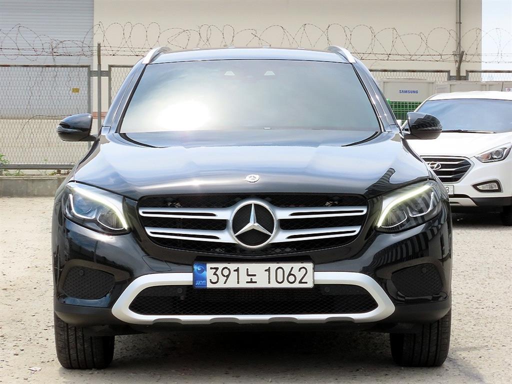 Mercedes Benz GLC Class 2019 Negro - Importación desde Corea - HF Imports Iquique - Foto 1