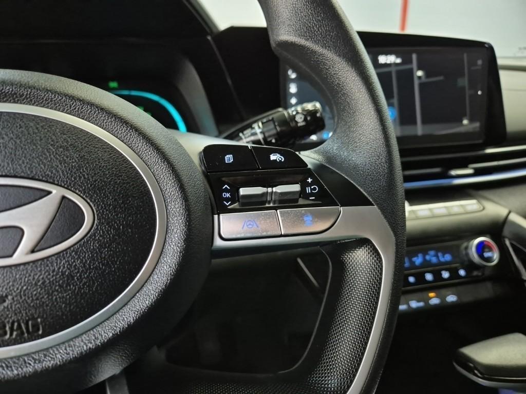 HYUNDAI Avante - Vista 10