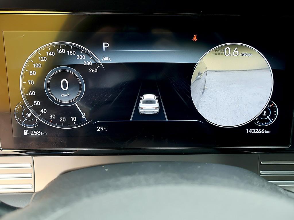 HYUNDAI Grandeur - Vista 11