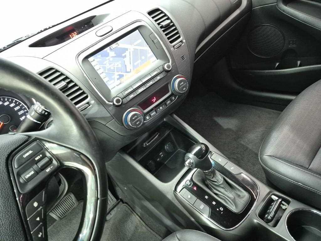KIA K3 - Vista 10