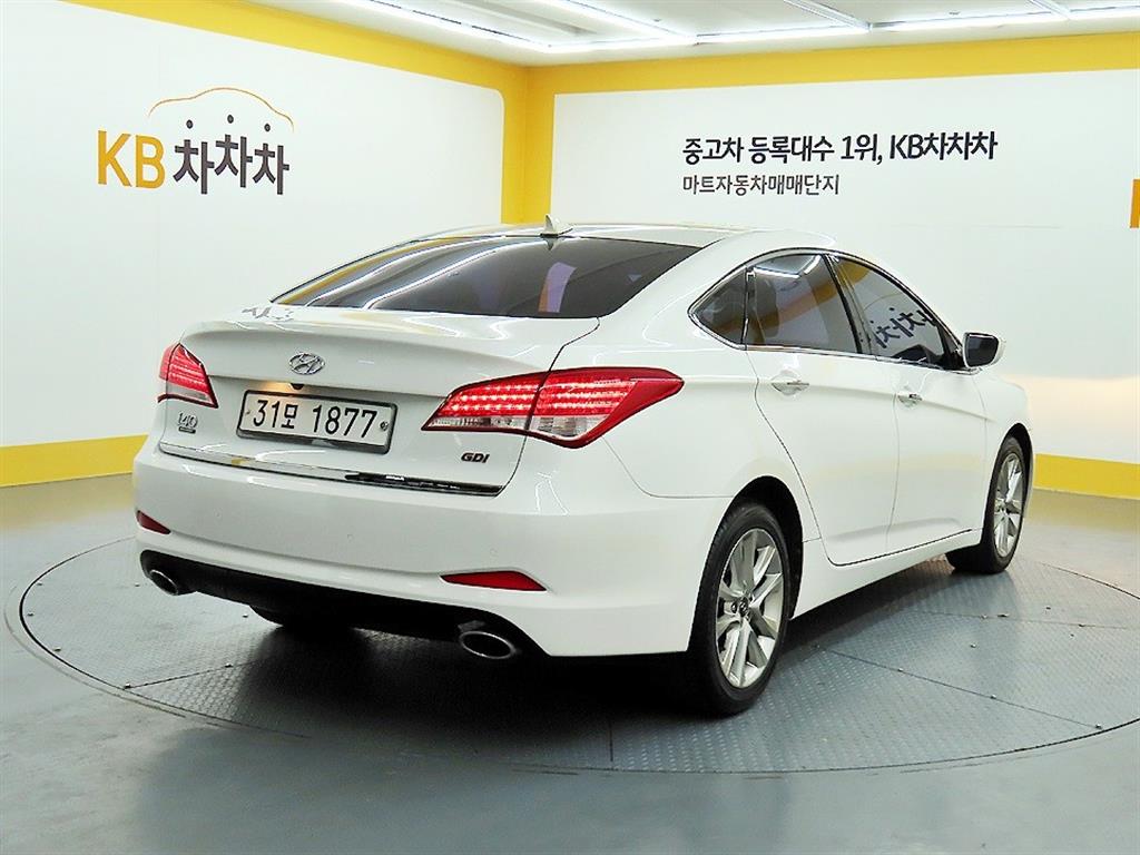 HYUNDAI i40 - Vista 4