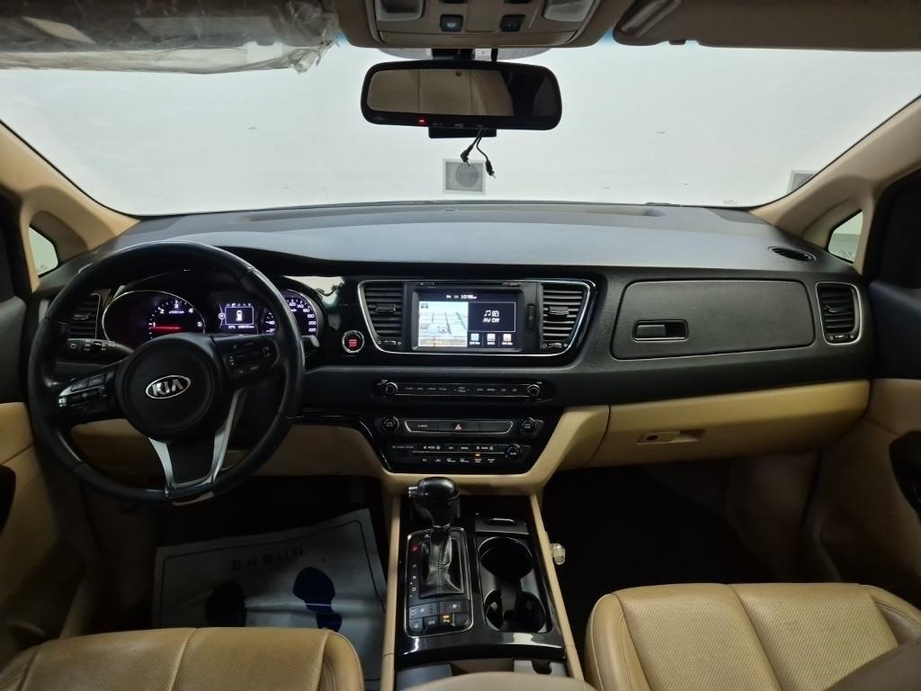KIA Carnival - Vista 7