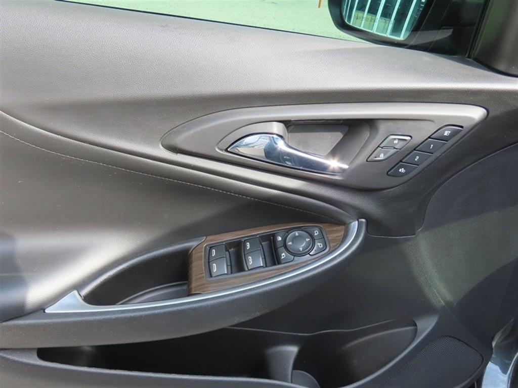 Chevrolet Malibu - Vista 11