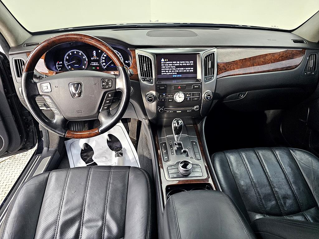 HYUNDAI Equus - Vista 5