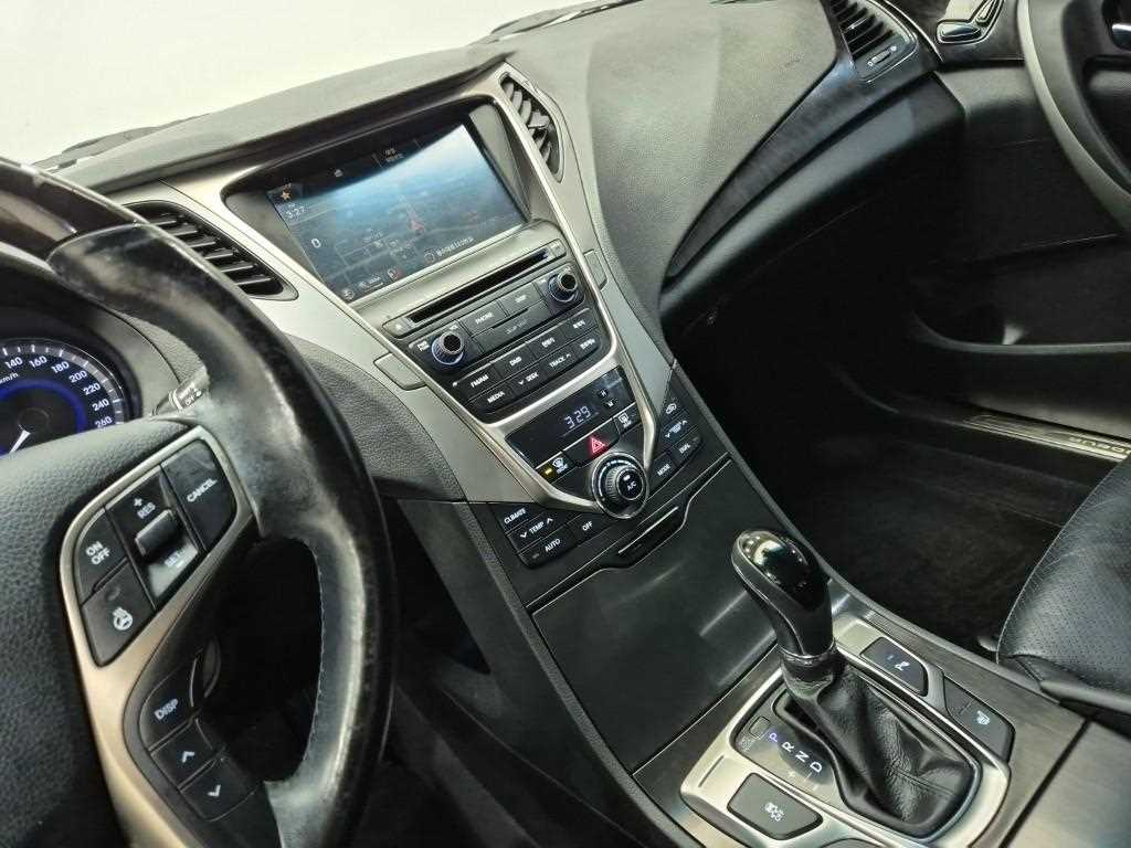 HYUNDAI Grandeur - Vista 10