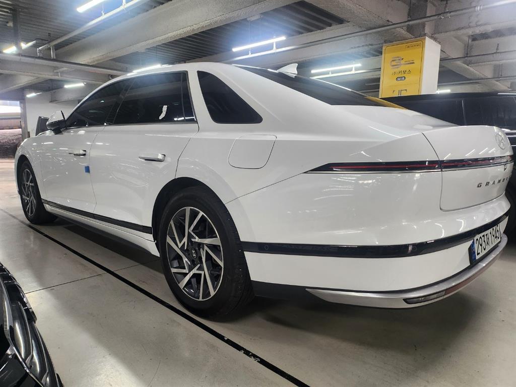 HYUNDAI Grandeur - Vista 4