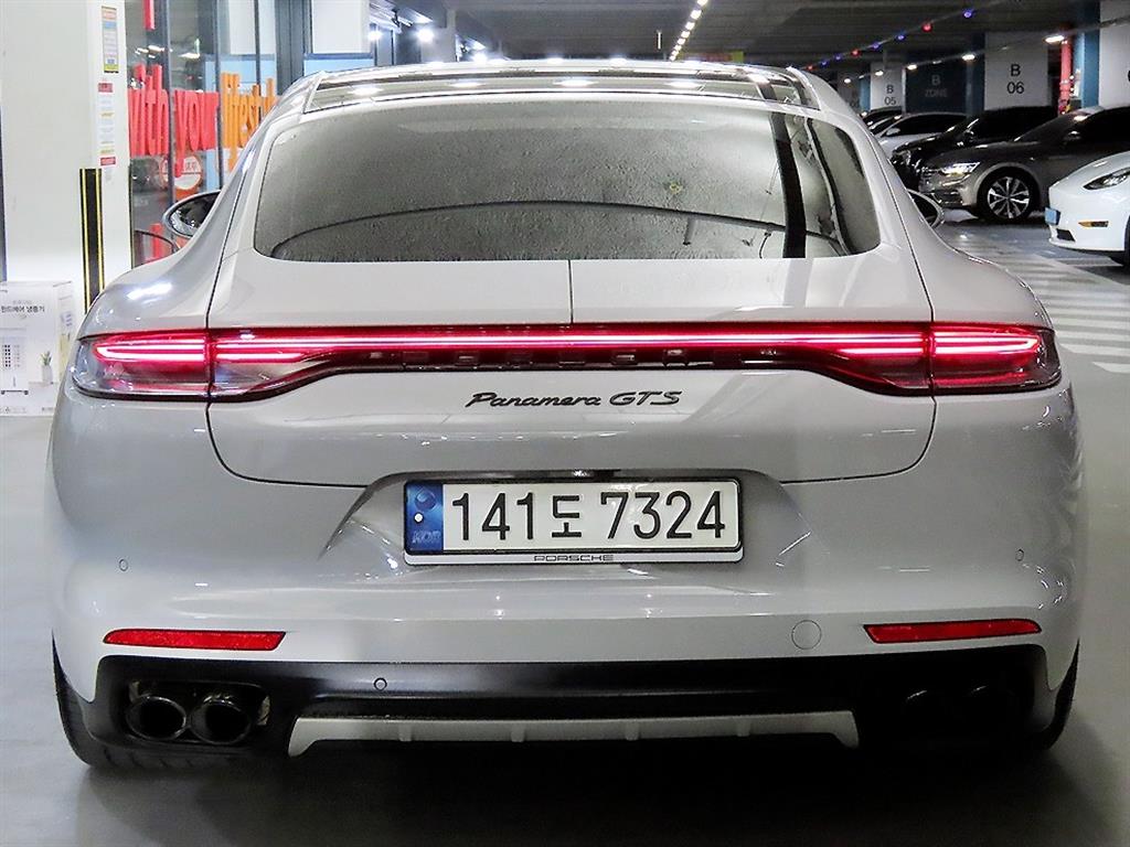 Porsche Panamera - Vista 5