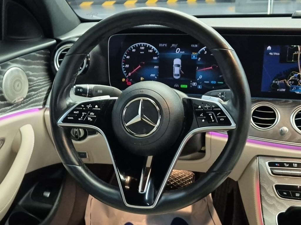 Mercedes Benz E class - Vista 9