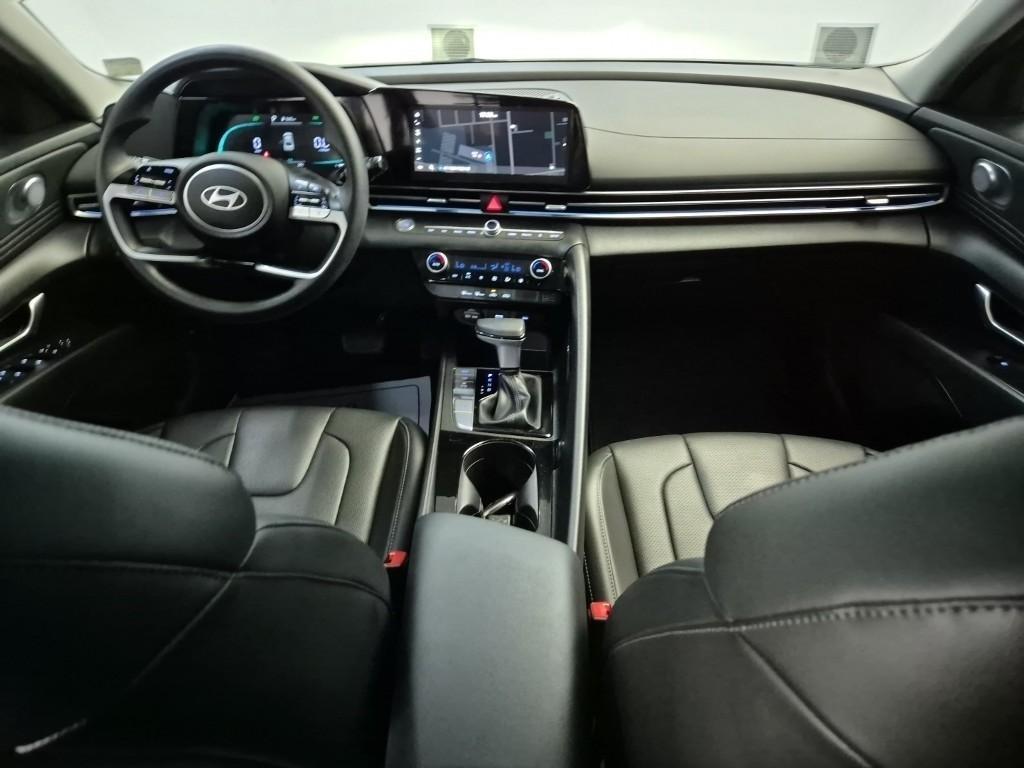 HYUNDAI Avante - Vista 5