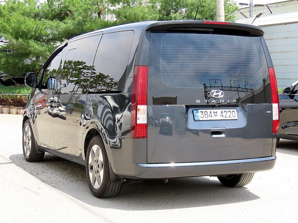 HYUNDAI Staria - Vista 3