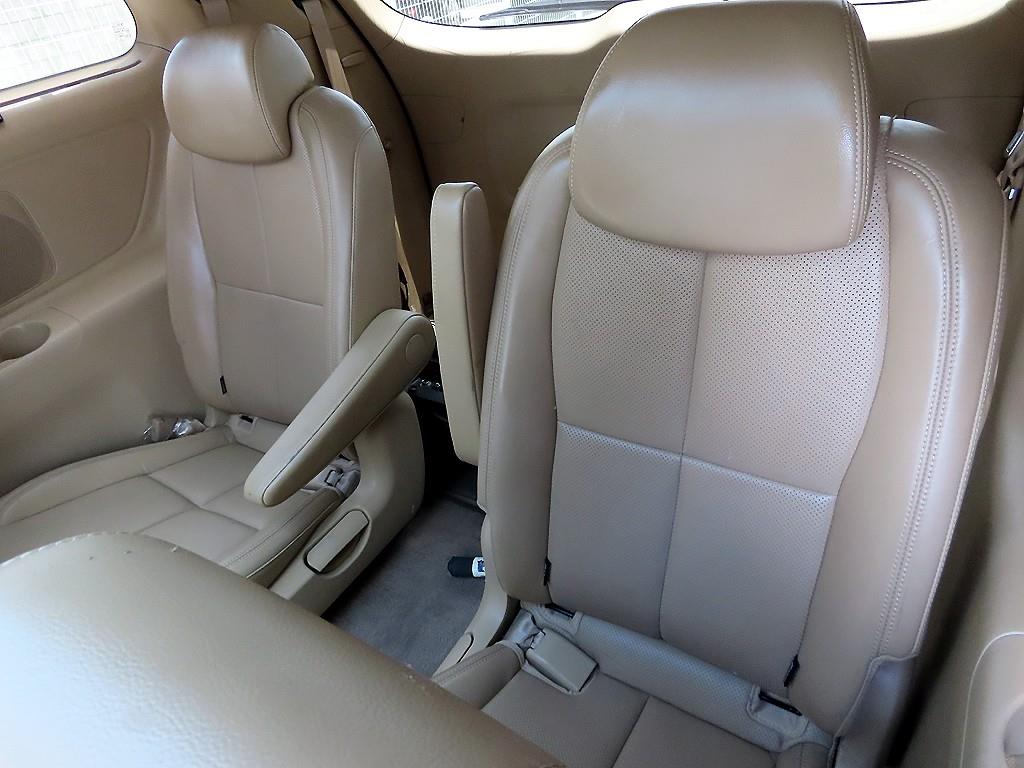 KIA Carnival - Vista 7