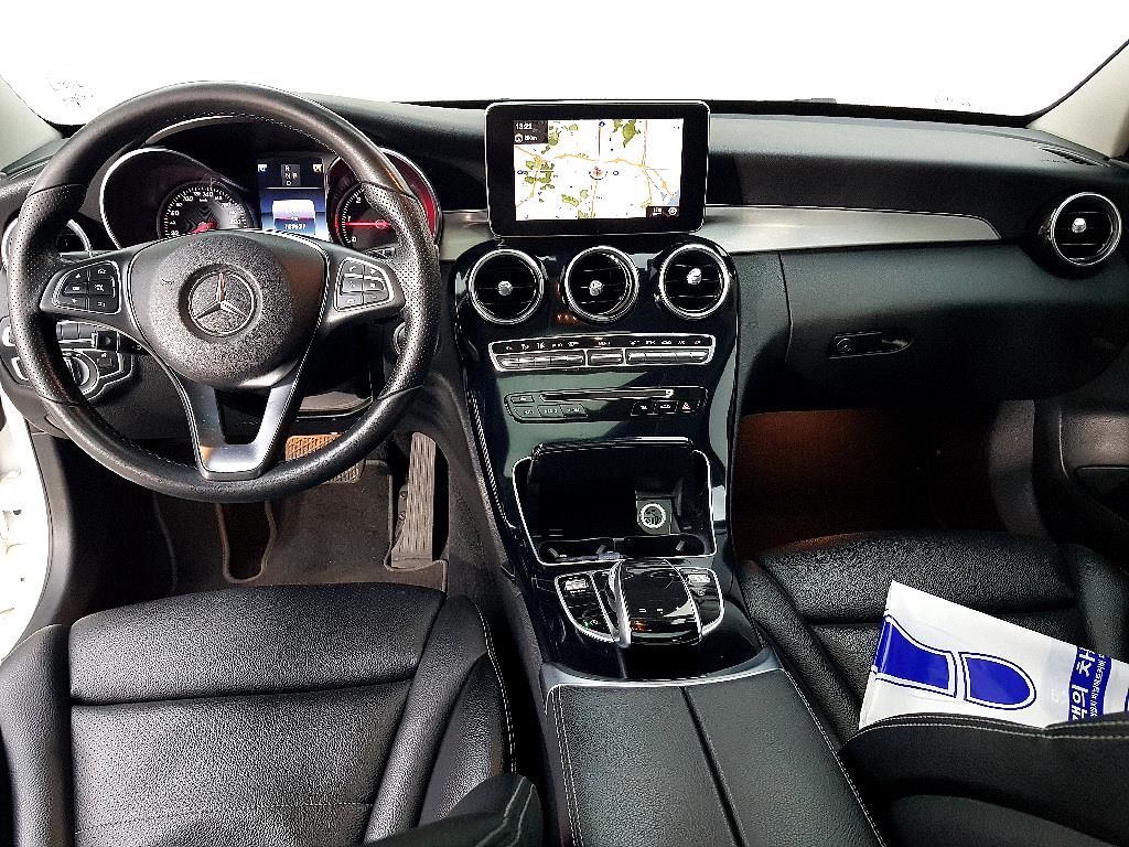 Mercedes Benz C Class - Vista 5