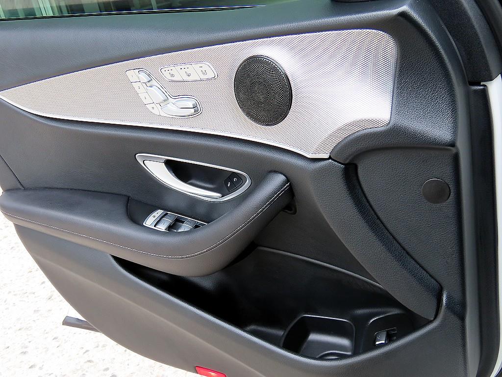 Mercedes Benz E class - Vista 12