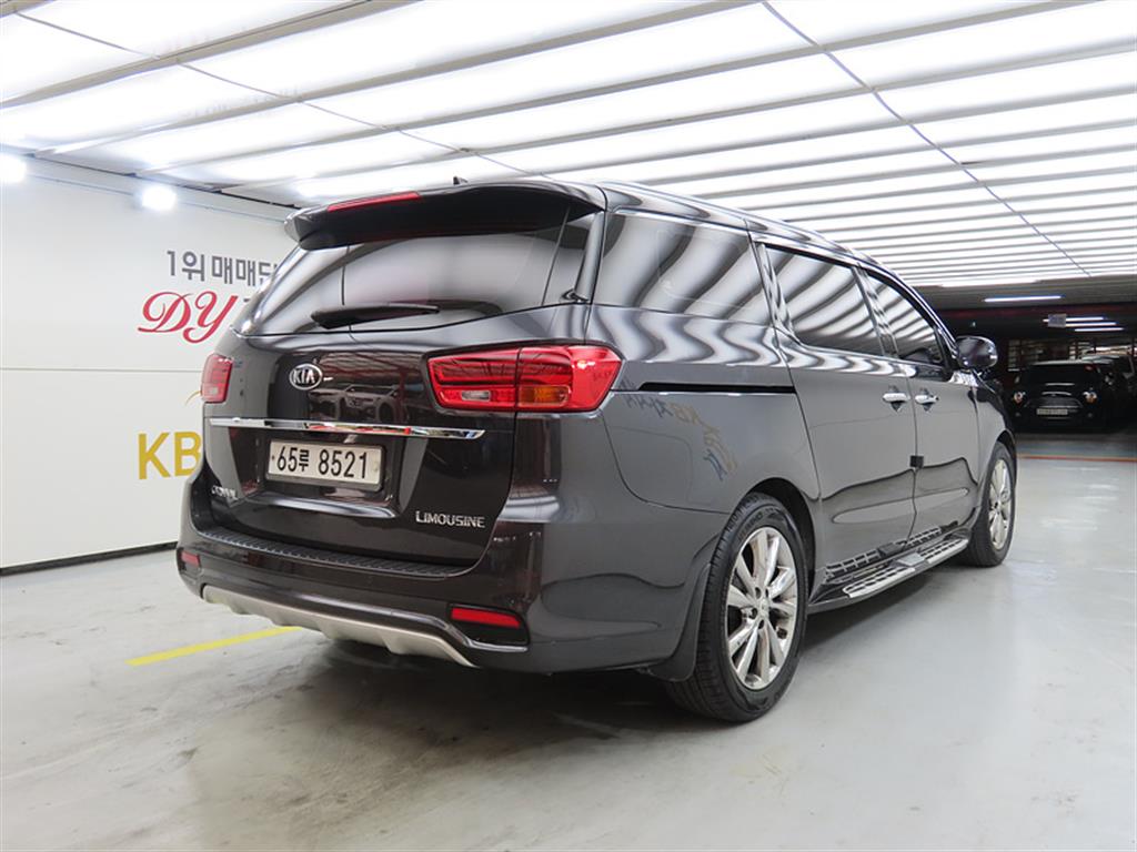 KIA Carnival - Vista 4