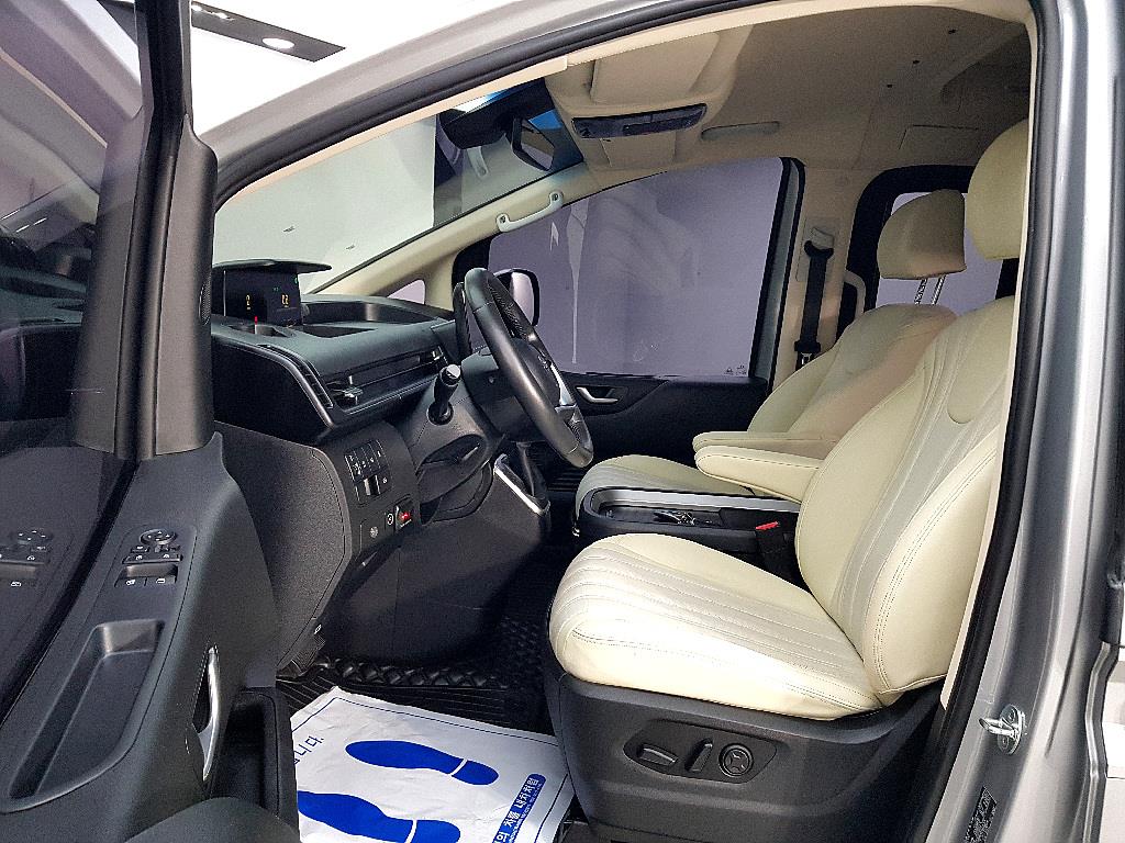 HYUNDAI Staria - Vista 8
