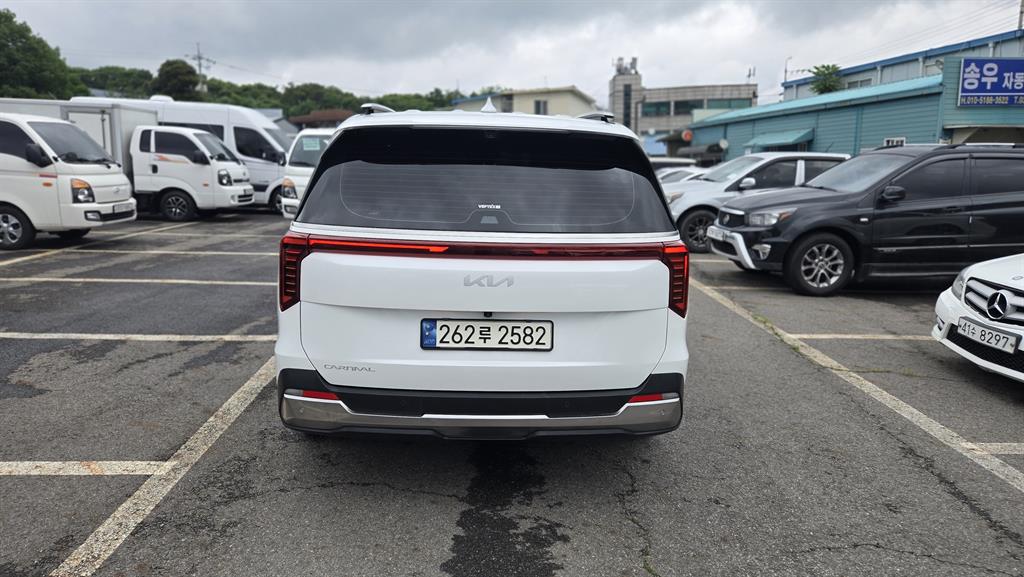 KIA Carnival - Vista 7