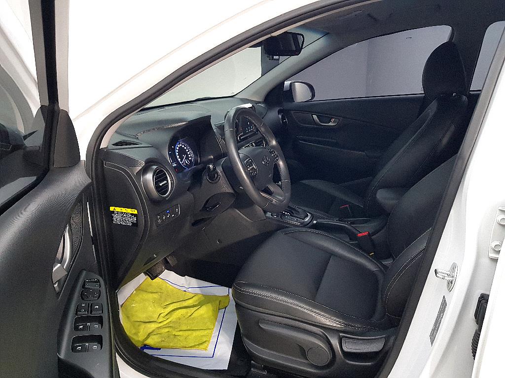 HYUNDAI Kona - Vista 8