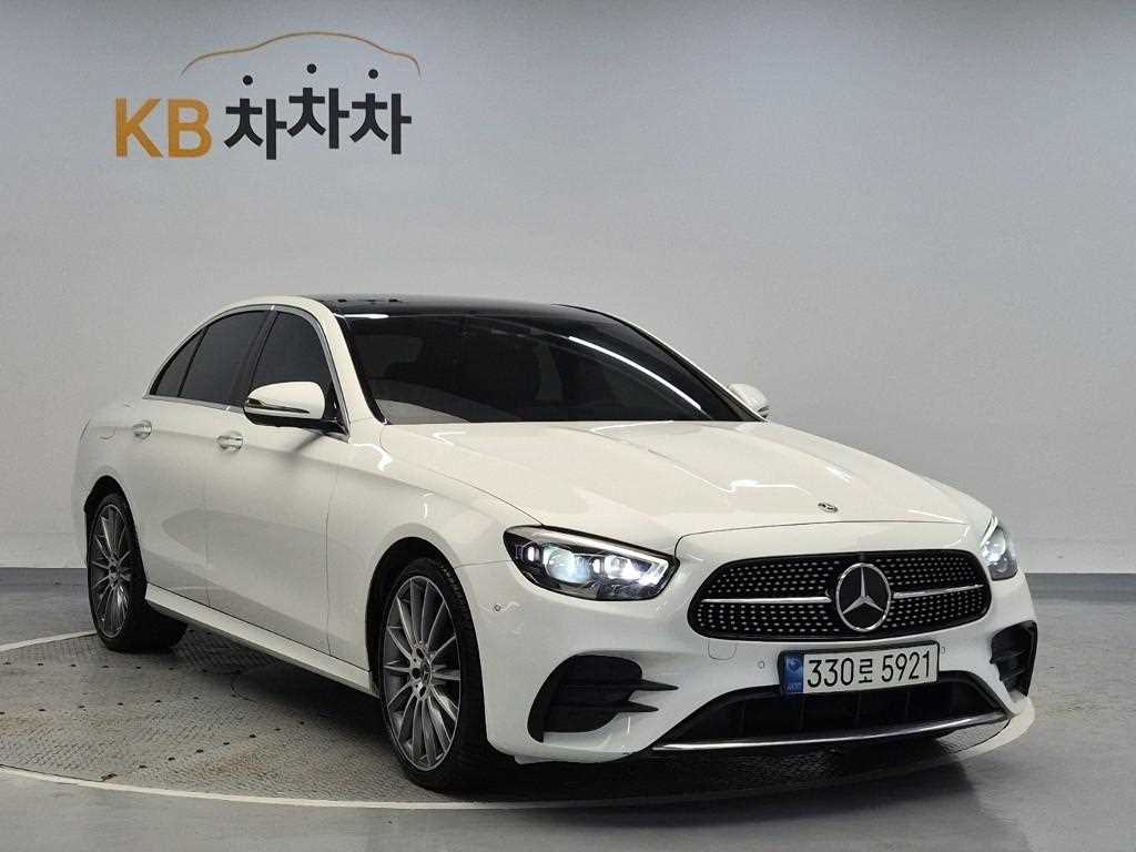 Mercedes Benz E class - Vista 4