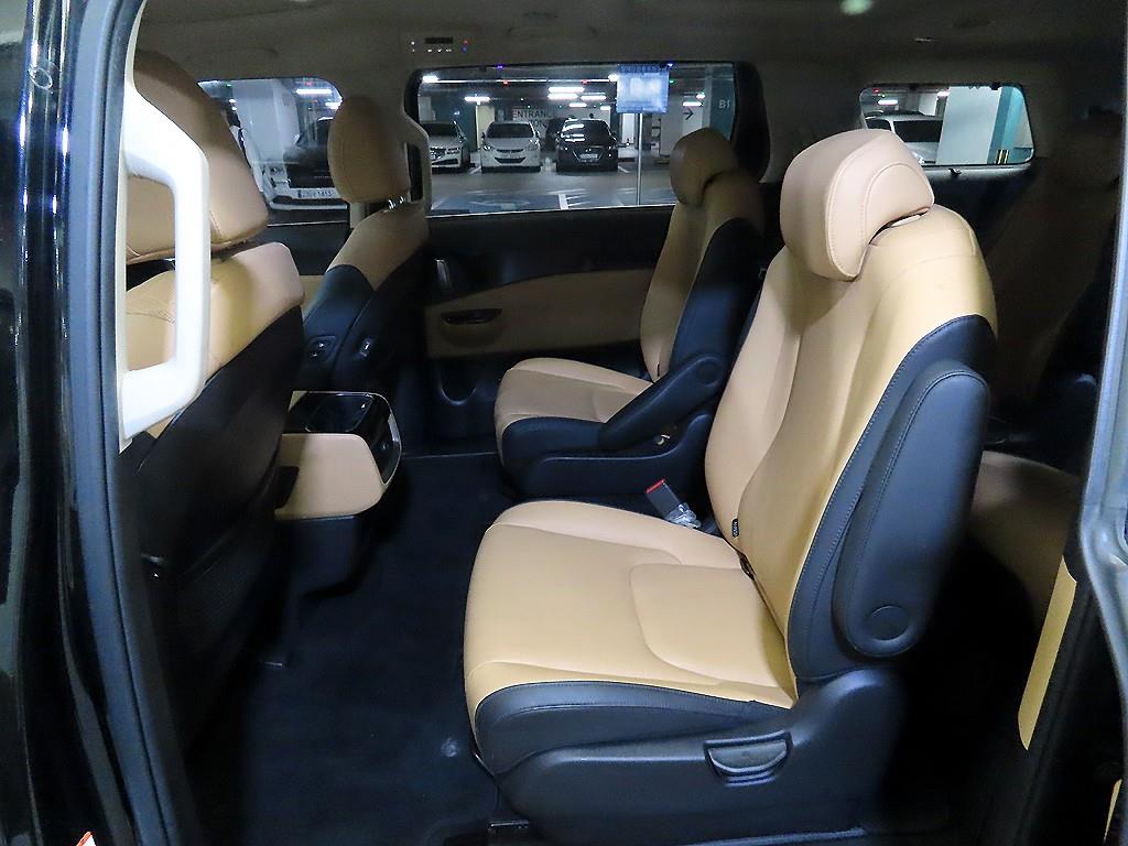 KIA Carnival - Vista 6