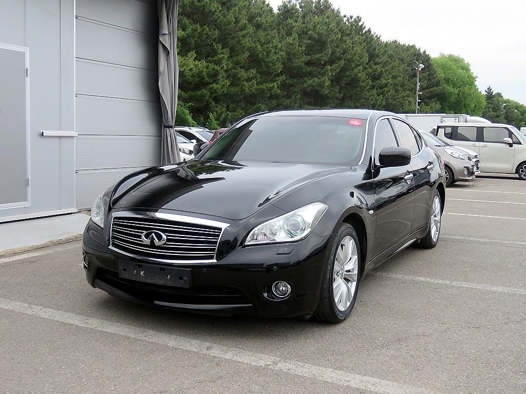 Infiniti M - Vista 2