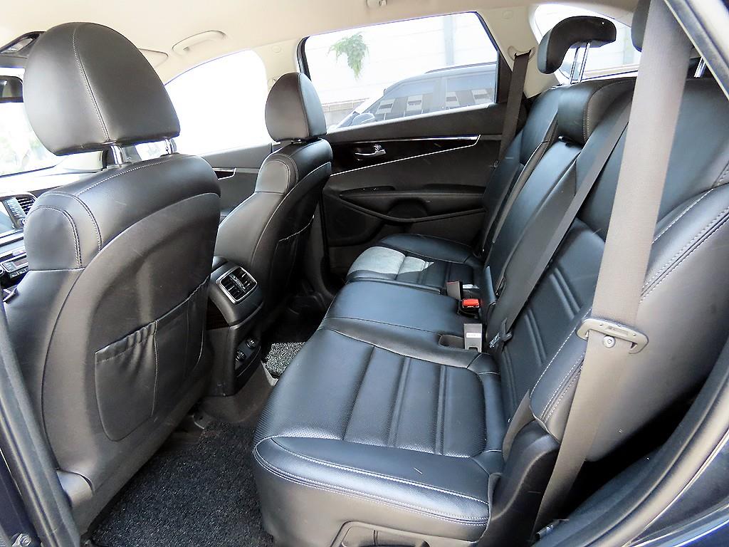 KIA Sorento - Vista 6