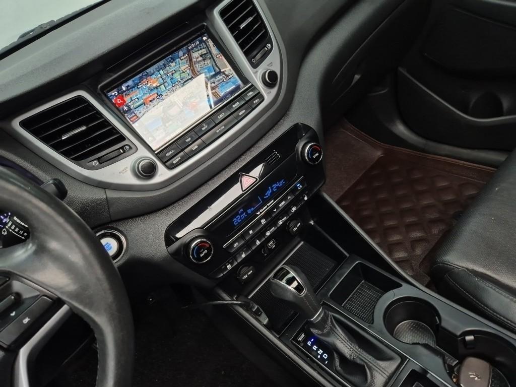 HYUNDAI Tucson - Vista 10