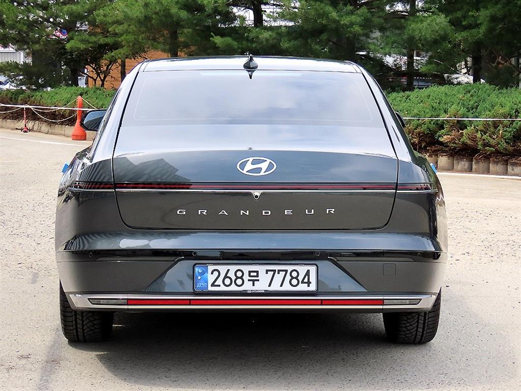 HYUNDAI Grandeur - Vista 4