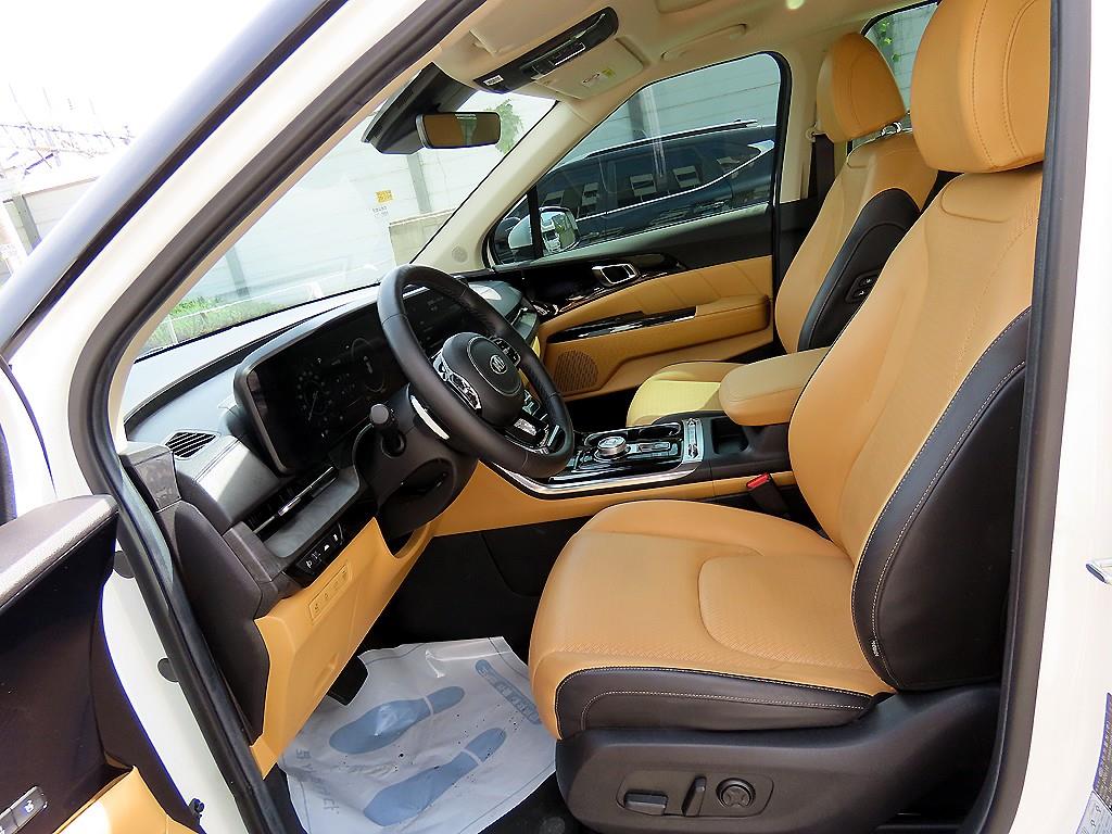 KIA Carnival - Vista 5
