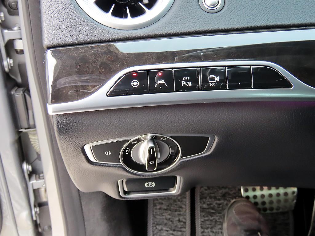 Mercedes Benz S Class - Vista 12