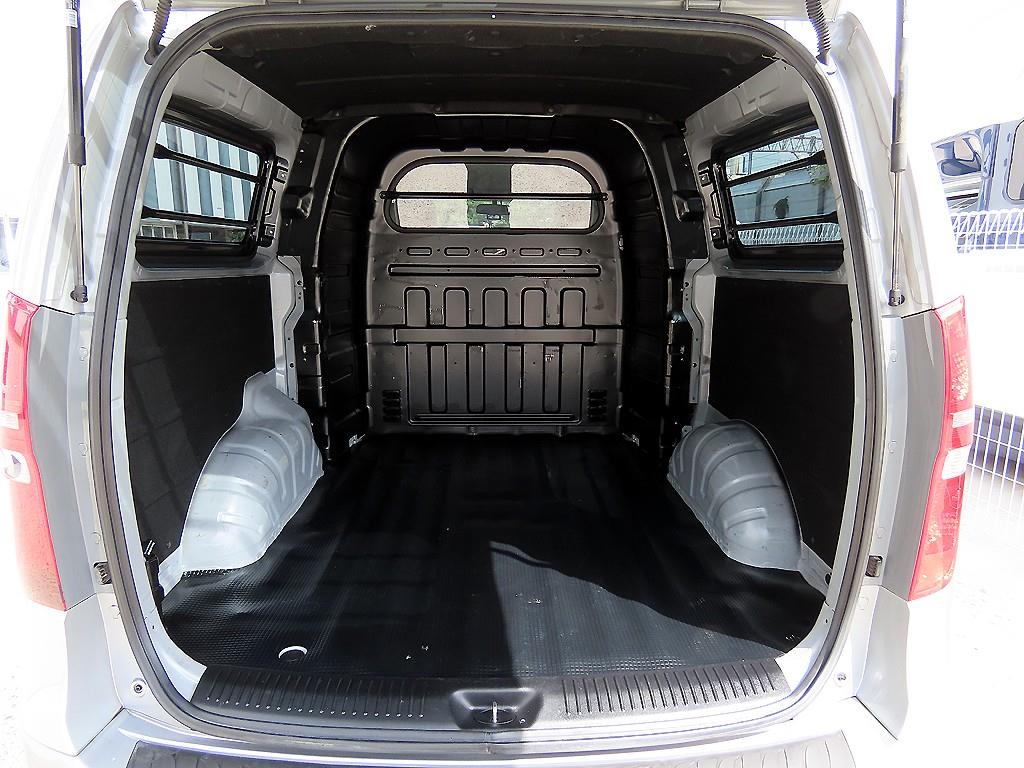 HYUNDAI Starex 2019 Plateado - Importación desde Corea - HF Imports Iquique - Foto 16