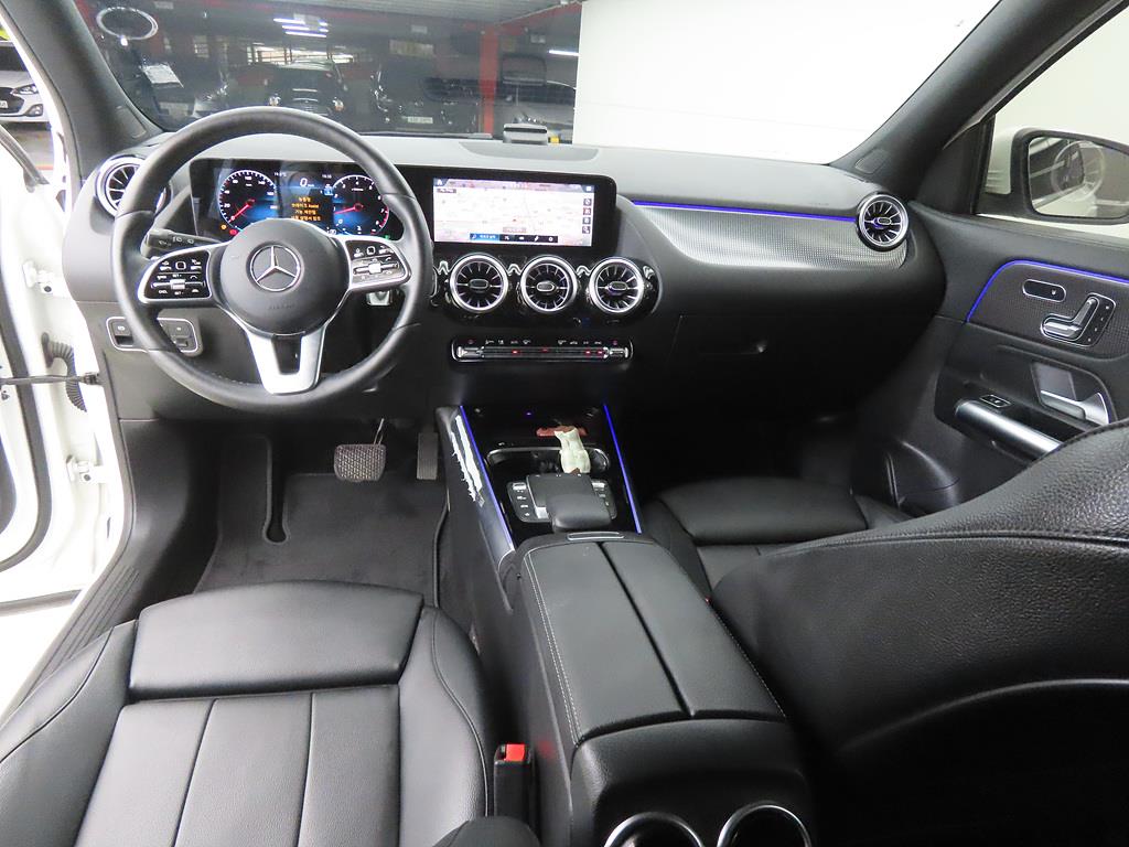 Mercedes Benz GLA Class - Vista 7
